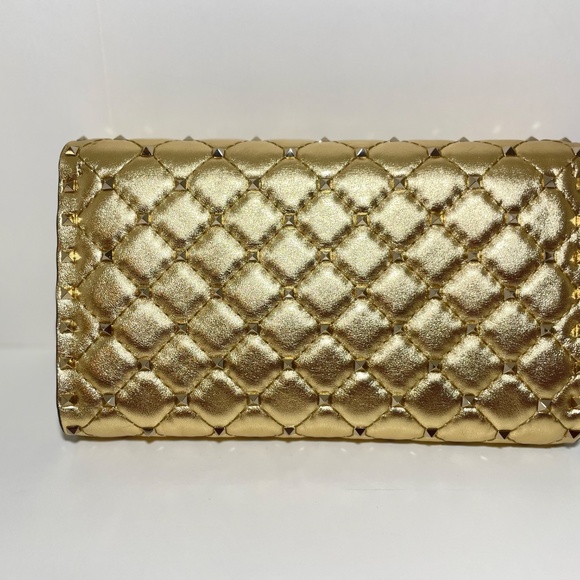 Valentino Garavani Rockstud Spike Wallet on Chain – Metallic Gold ✨ - Picture 5 of 9